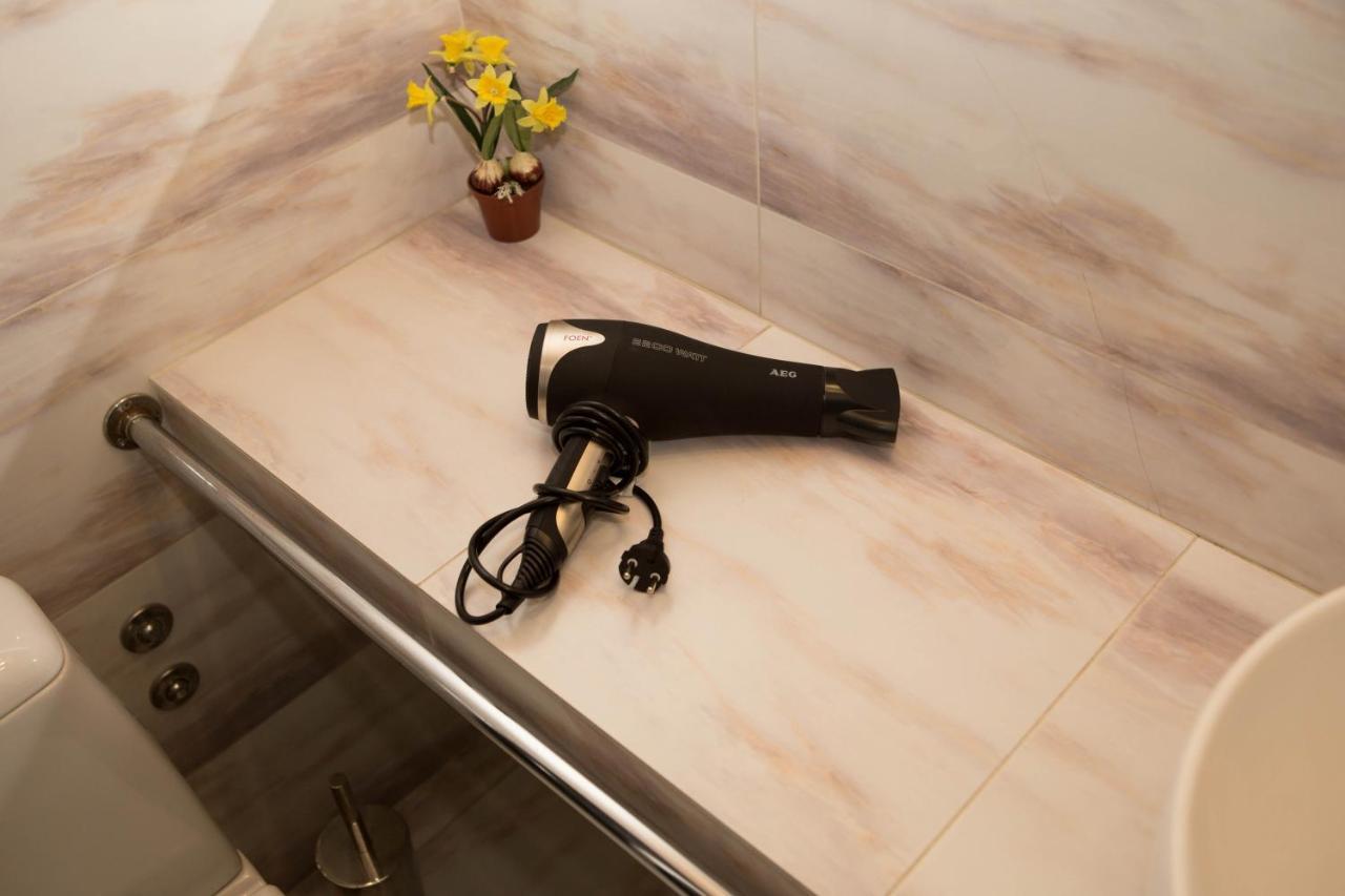Mini Elegant Hotel Kiev Bagian luar foto