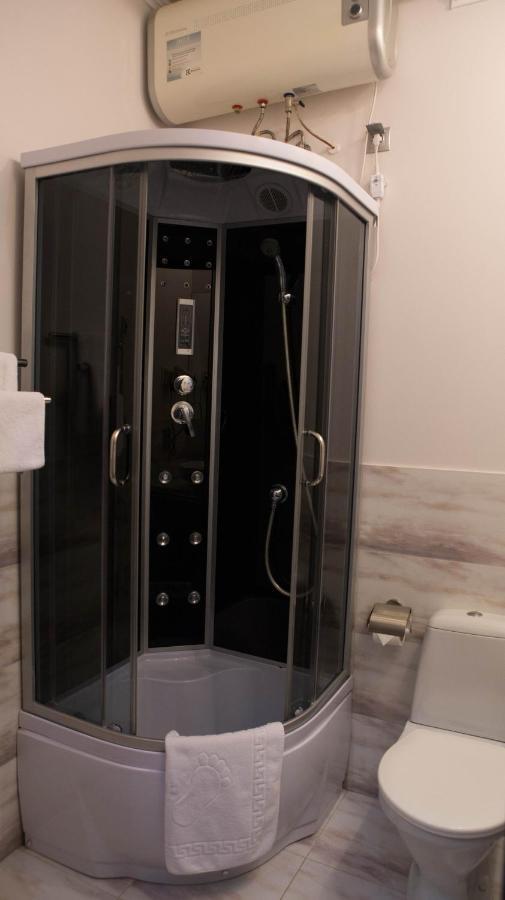 Mini Elegant Hotel Kiev Bagian luar foto