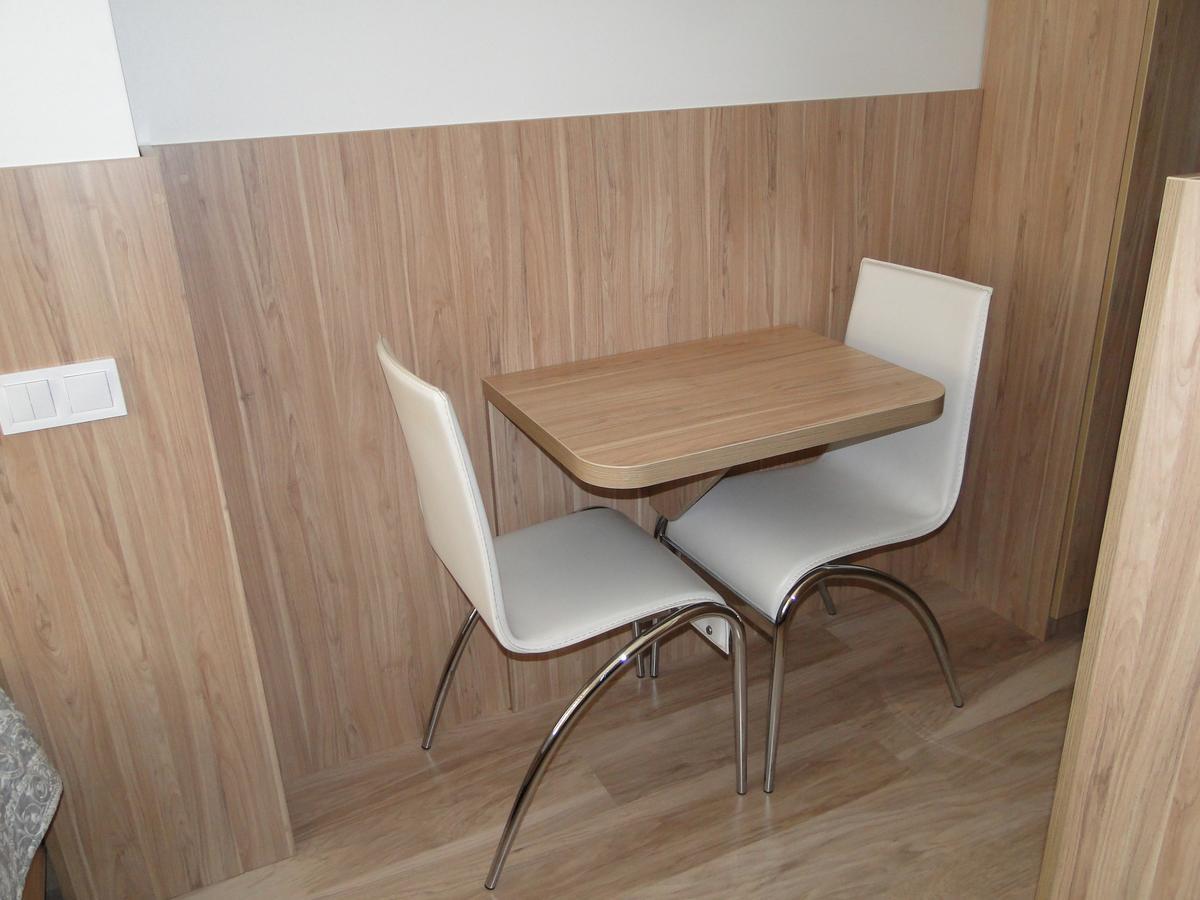 Mini Elegant Hotel Kiev Bagian luar foto