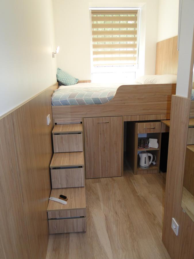 Mini Elegant Hotel Kiev Bagian luar foto