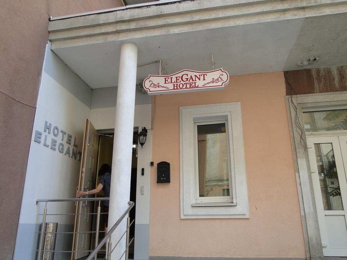 Mini Elegant Hotel Kiev Bagian luar foto